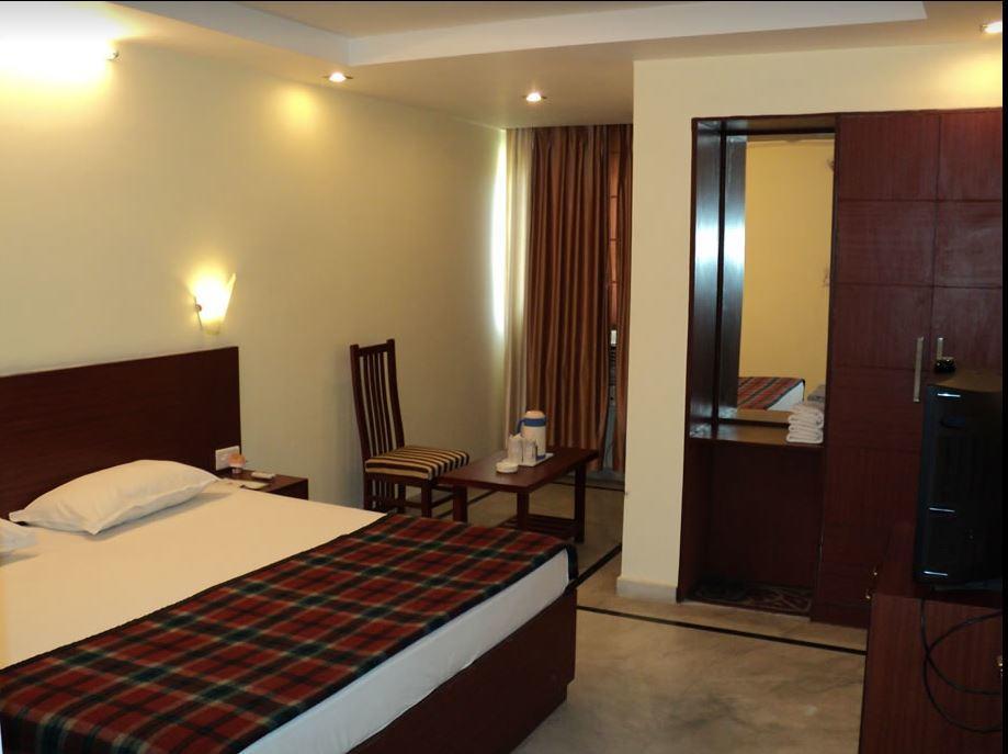 Hotel Swagat Palace Bhiwadi Dış mekan fotoğraf